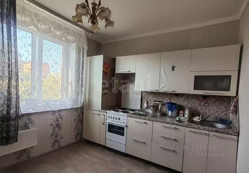 2-к кв. Тюменская область, Тюмень ул. Елизарова, 49 (50.0 м) - Фото 1