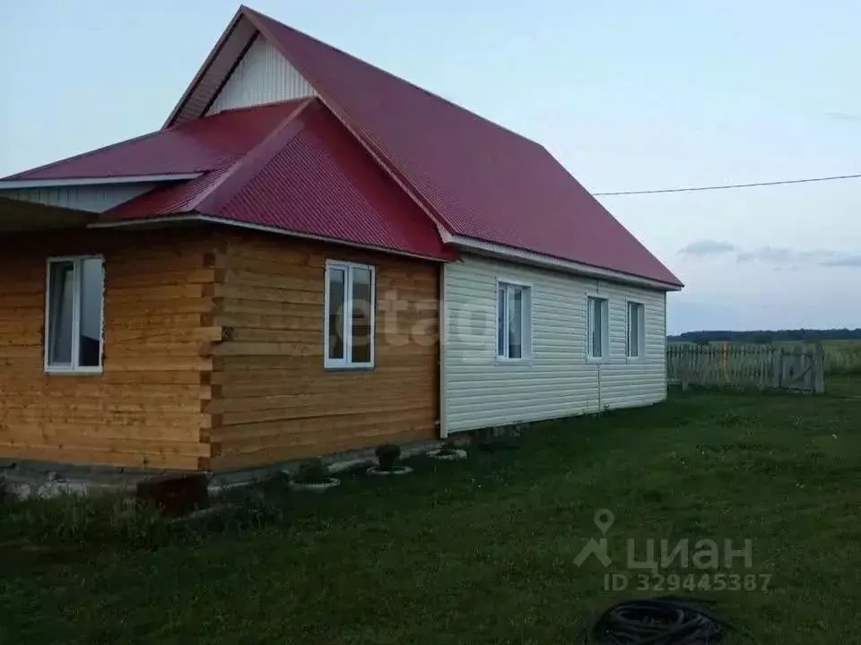 Дом в Башкортостан, Ишимбайский район, Байгузинский сельсовет, с. ... - Фото 1