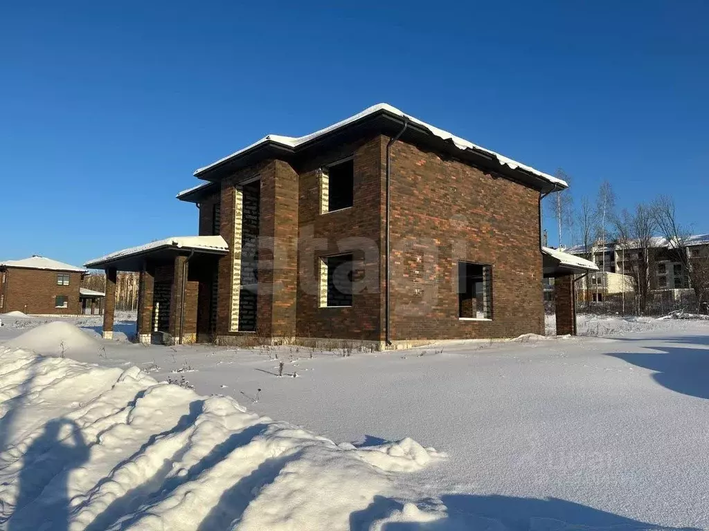 Дом в Брянская область, Брянский район, пос. Мичуринский  (232 м) - Фото 1