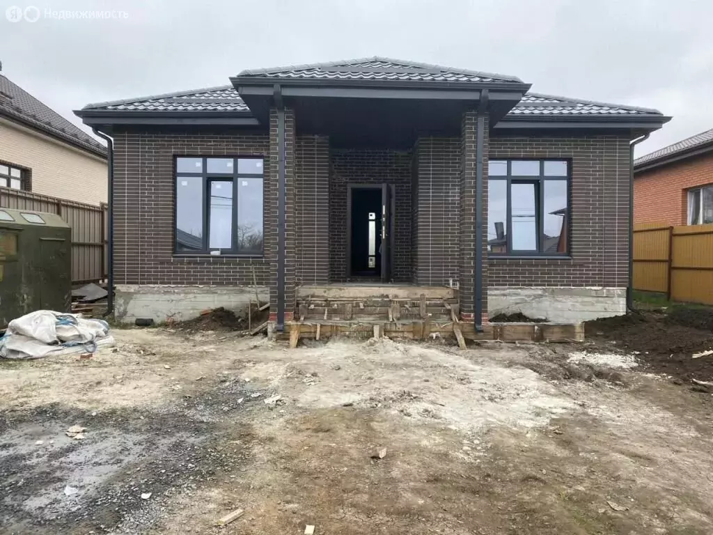 Дом в Ростов-на-Дону, Особенная улица (110 м) - Фото 1