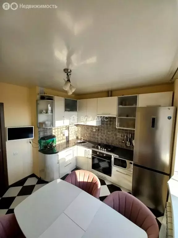 2-комнатная квартира: Волгоград, Новоремесленная улица, 3 (65.8 м) - Фото 1