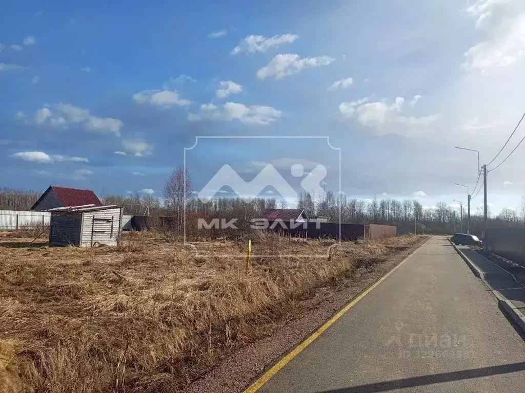 Участок в Ленинградская область, Приозерский район, Красноозерное ... - Фото 1