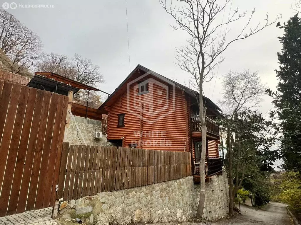 Дом в Алупка, Средняя улица, 11В (400 м) - Фото 1