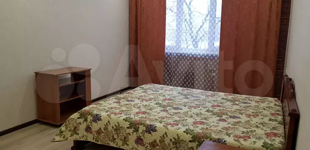 Комната 18 м в 3-к., 1/17 эт. - Фото 1