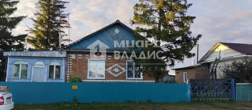 Дом в Омская область, Азовский Немецкий Национальный район, с. ... - Фото 1