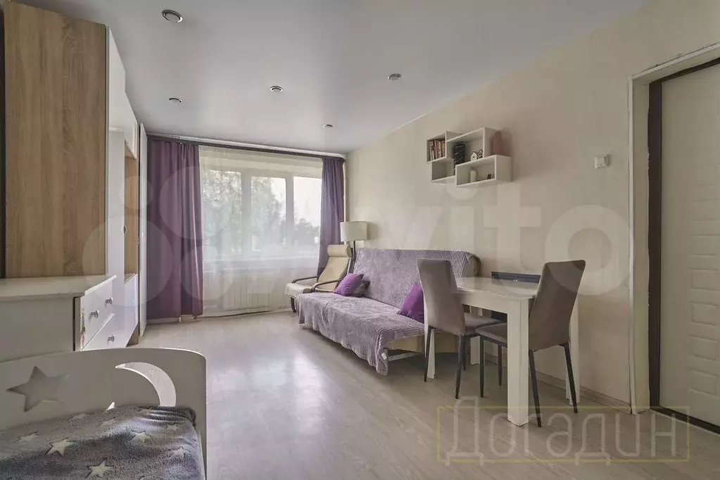 Комната 17 м в 8-к., 2/9 эт. - Фото 0