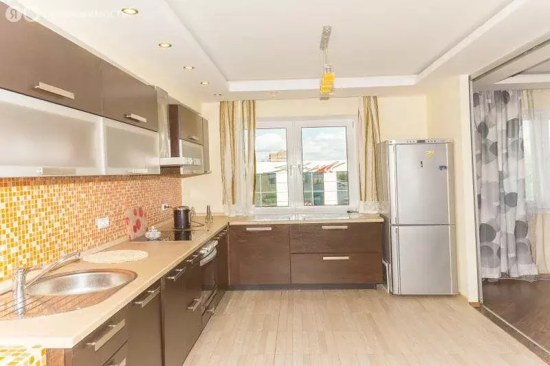 3-комнатная квартира: Иркутск, 2-я Железнодорожная улица, 22 (114.1 м) - Фото 0