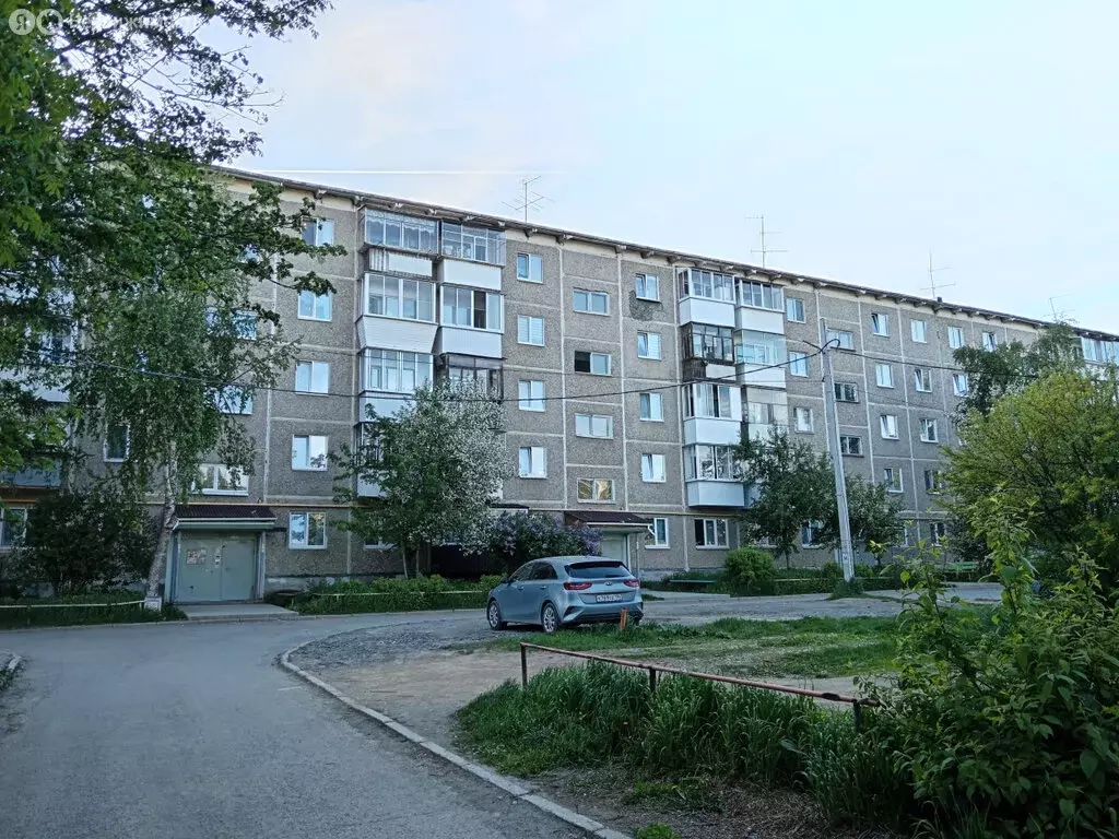 2-комнатная квартира: Ревда, улица Цветников, 51 (45.2 м) - Фото 1
