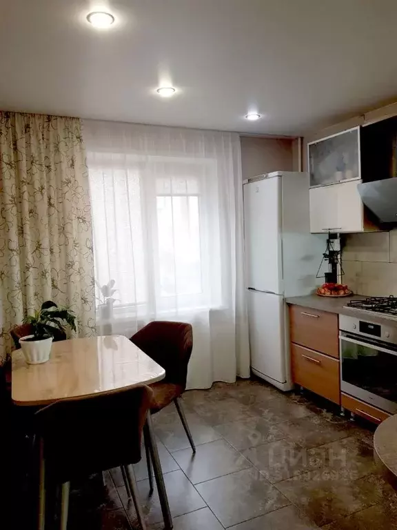 2-к кв. Омская область, Омск Московка мкр, ул. Батумская, 32 (51.0 м) - Фото 0