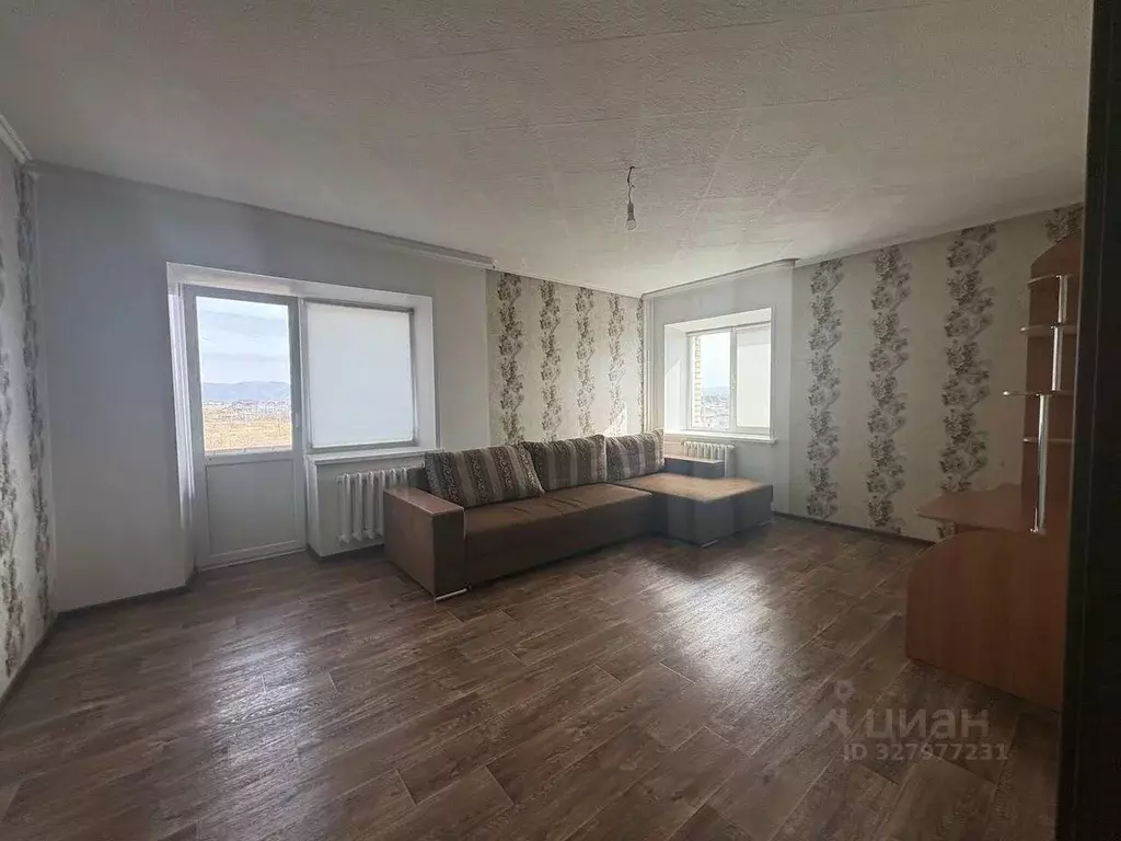 2-к кв. Хакасия, Черногорск ул. Генерала Тихонова, 6Бк1 (57.0 м) - Фото 0