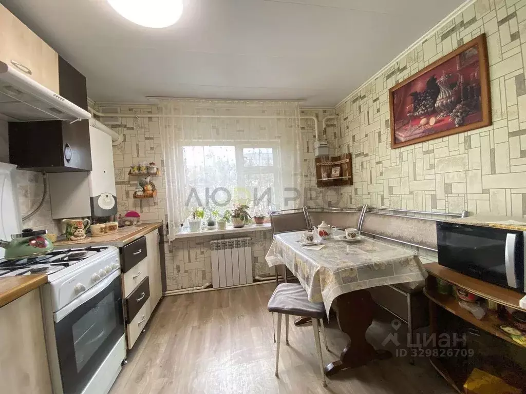 Дом в Саратовская область, Энгельс ул. 2-я Комсомольская (140 м) - Фото 2
