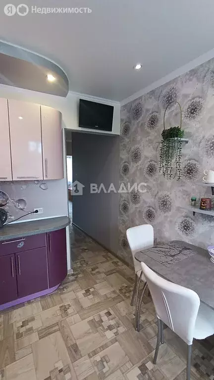 3-комнатная квартира: Тобольск, 7-й микрорайон, 8 (58 м) - Фото 1