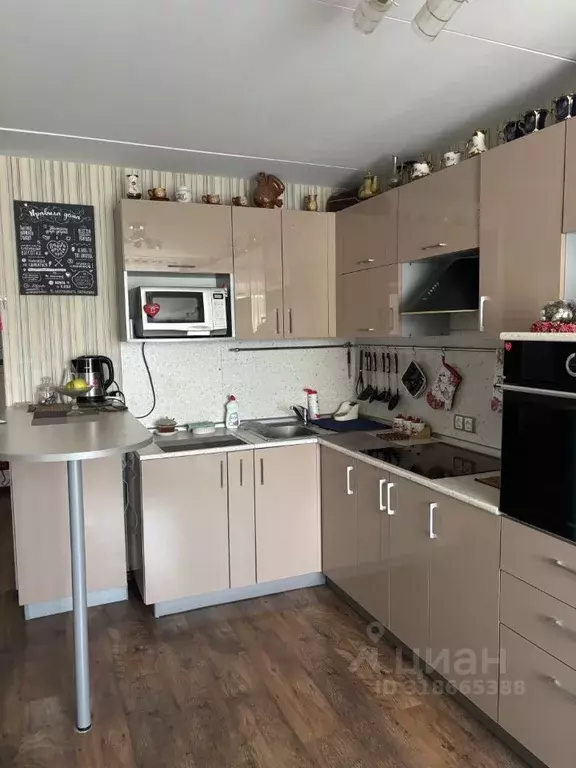 3-к кв. Удмуртия, Ижевск ул. Ворошилова, 121 (84.1 м) - Фото 1