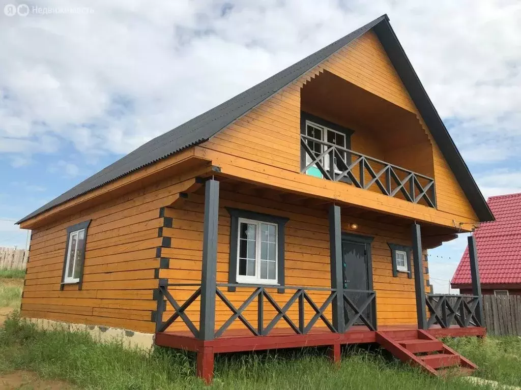 Дом в Урик, улица Льва Толстого (180 м) - Фото 1