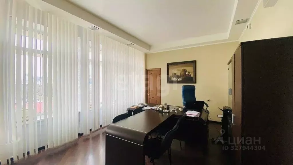 Офис в Краснодарский край, Краснодар Красная ул., 176 (43 м) - Фото 1