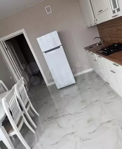 2-к. квартира, 72 м, 7/10 эт. - Фото 0