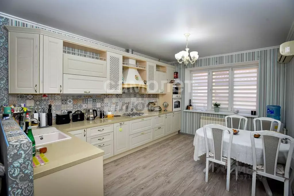 3-к кв. Самарская область, Сызрань ул. 20-я Линия, 2 (142.0 м) - Фото 1