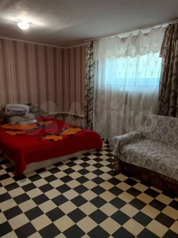 Комната 18 м в 1-к., 1/2 эт. - Фото 0
