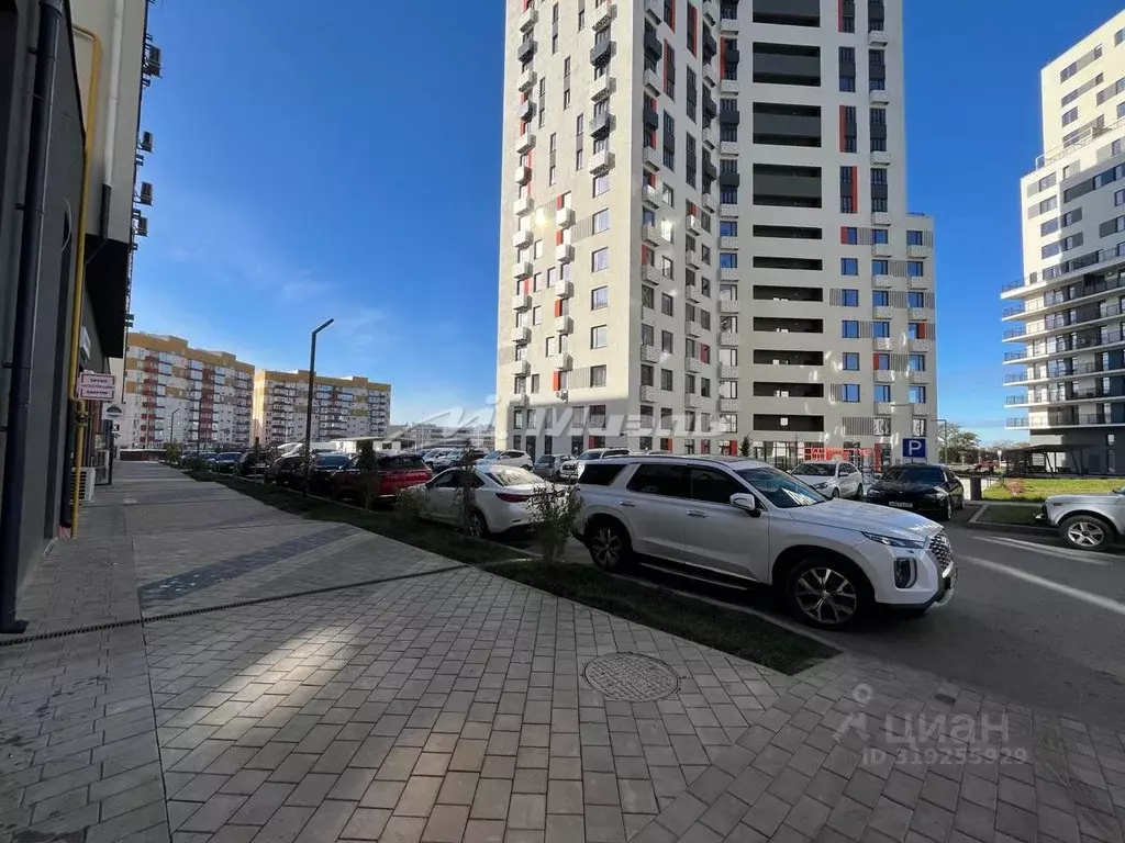 Помещение свободного назначения в Крым, Симферополь просп. Александра ... - Фото 0