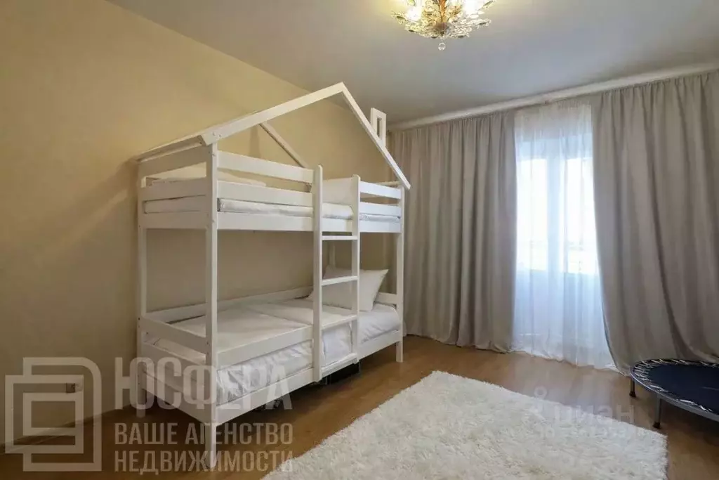 4-к кв. Волгоградская область, Волгоград ул. Огарева, 1 (150.0 м) - Фото 2
