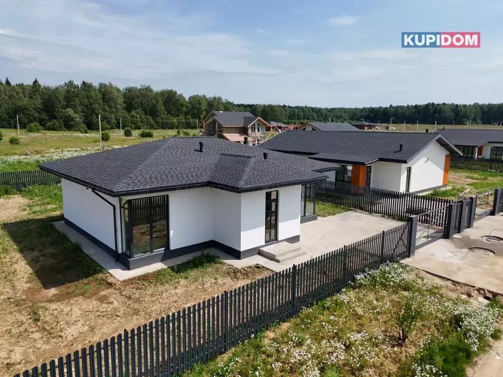 Дом в Калужская область, Жуковский район, с. Совхоз Победа ул. ... - Фото 2