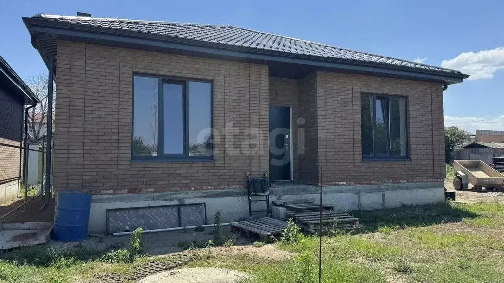 Дом в Ростовская область, Батайск Ставропольская ул. (93 м) - Фото 1