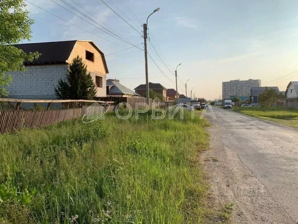 Участок в Тюменская область, Тюмень Матмасы мкр, ул. Поэта Габдуллы ... - Фото 1