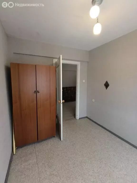 3-комнатная квартира: Волгоград, улица Маршала Ерёменко, 94 (481 м) - Фото 1