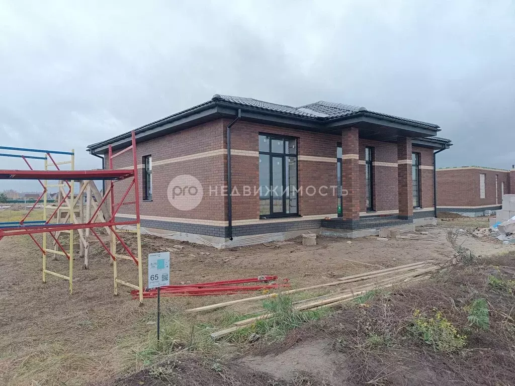 Дом в Рязанская область, Рязанский муниципальный округ, д. Рожок, ... - Фото 1