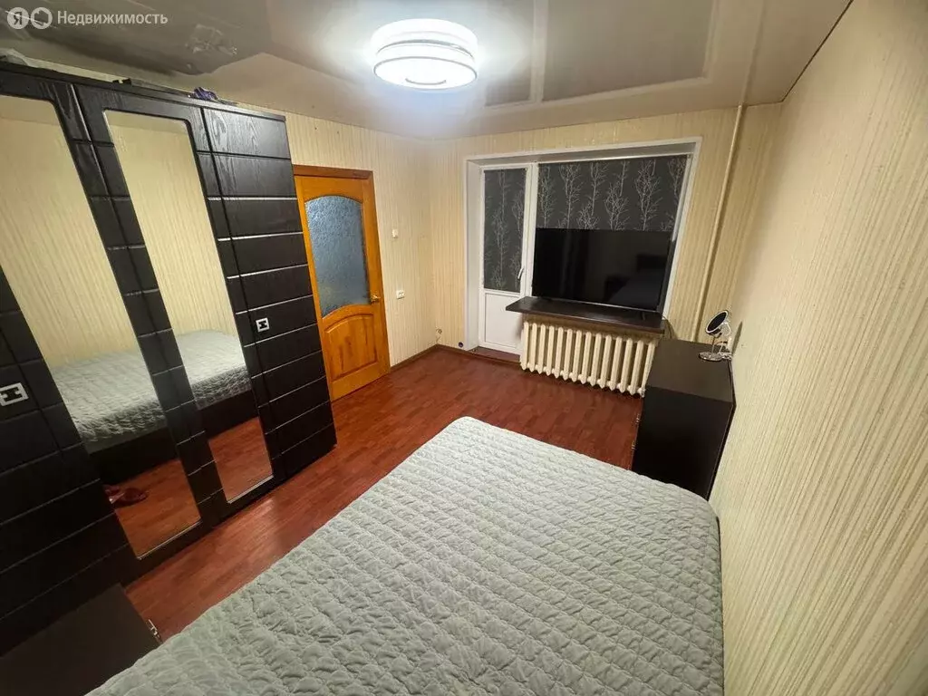 3-комнатная квартира: Туймазы, улица 70 лет Октября, 11 (60 м) - Фото 1