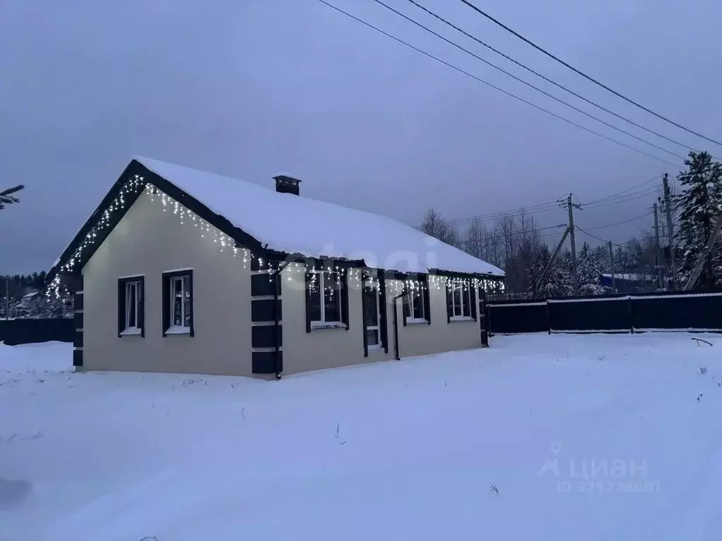 Дом в Кировская область, Слободской район, Шиховское с/пос, д. ... - Фото 1
