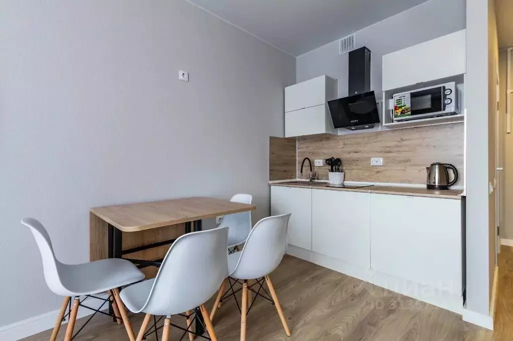 2-к кв. Свердловская область, Екатеринбург ул. Тверитина, 41 (50.0 м) - Фото 1