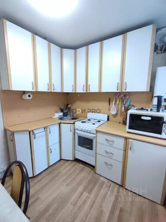 2-к кв. Башкортостан, Уфа ул. 50-летия Октября, 18 (41.8 м) - Фото 2