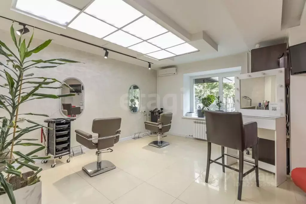 Помещение свободного назначения в Тюменская область, Тюмень ул. ... - Фото 2