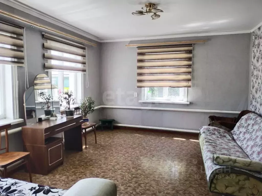 Дом в Саратовская область, Балашовский район, с. Репное Комсомольская ... - Фото 1