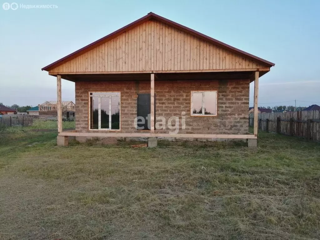 Дом в Абакан, улица Муслима Магомаева (95 м) - Фото 0