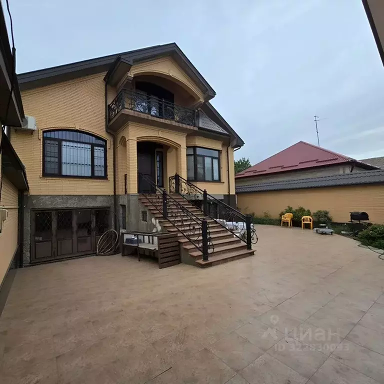 Дом в Дагестан, Каспийск Махачкалинская ул., 43 (650 м) - Фото 1