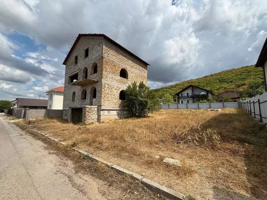 Дом в Севастополь с. Орлиное, ул. Полевая, 22 (600 м) - Фото 1