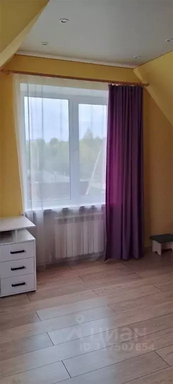 Дом в Тюменская область, Ялуторовский район, с. Памятное Молодежная ... - Фото 0