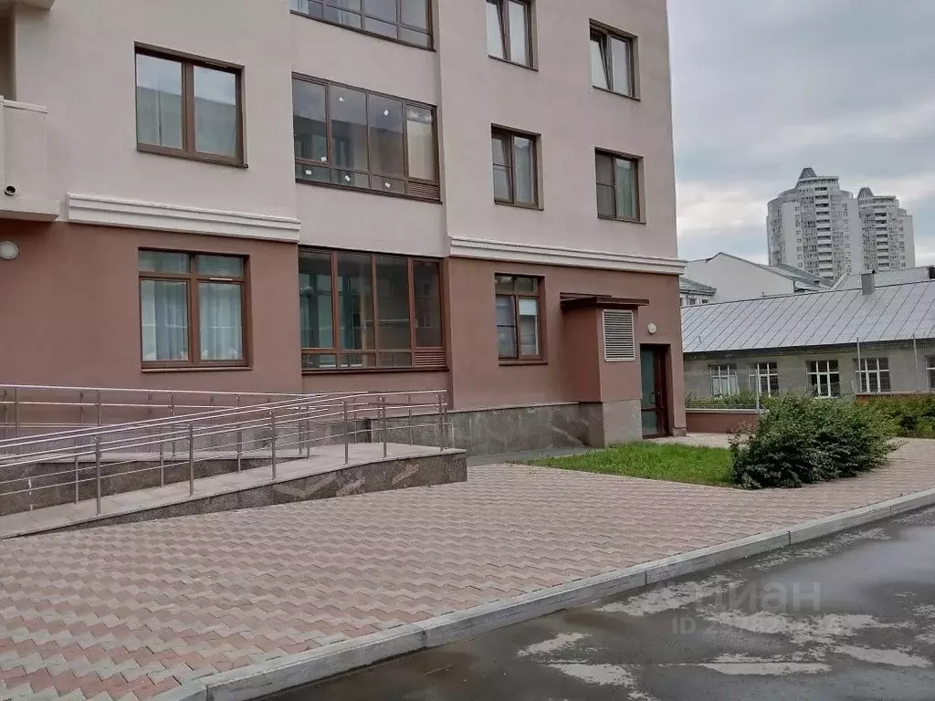 Помещение свободного назначения в Свердловская область, Екатеринбург ... - Фото 0