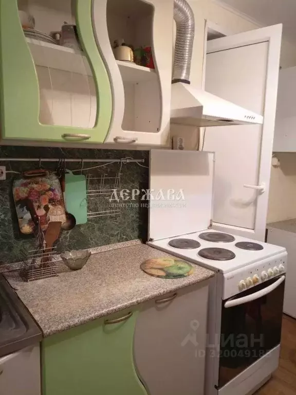 2-к кв. Белгородская область, Старый Оскол пер. Мира, 16 (52.0 м) - Фото 0