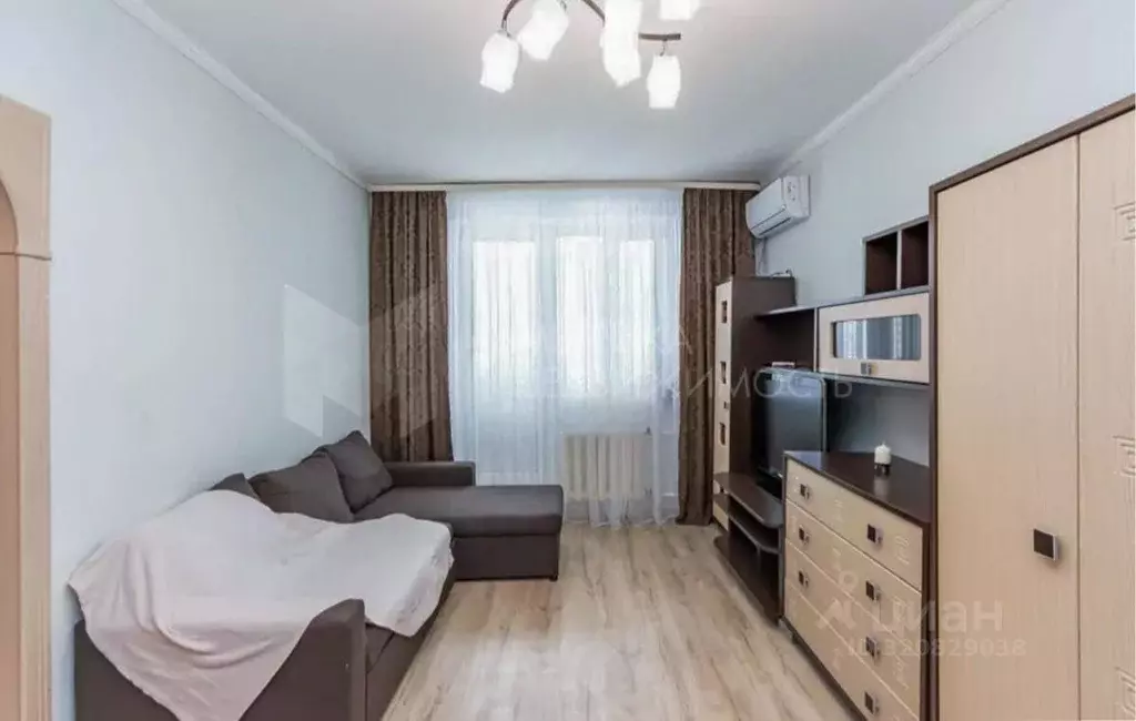 1-к кв. Тюменская область, Тюмень ул. Муравленко, 13 (35.0 м) - Фото 0