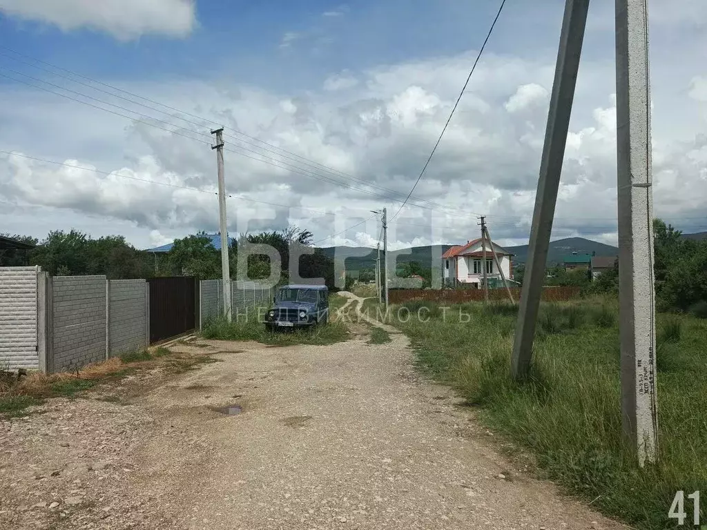 Участок в Севастополь с. Орлиное, ул. Ласпинская (10.0 сот.) - Фото 0