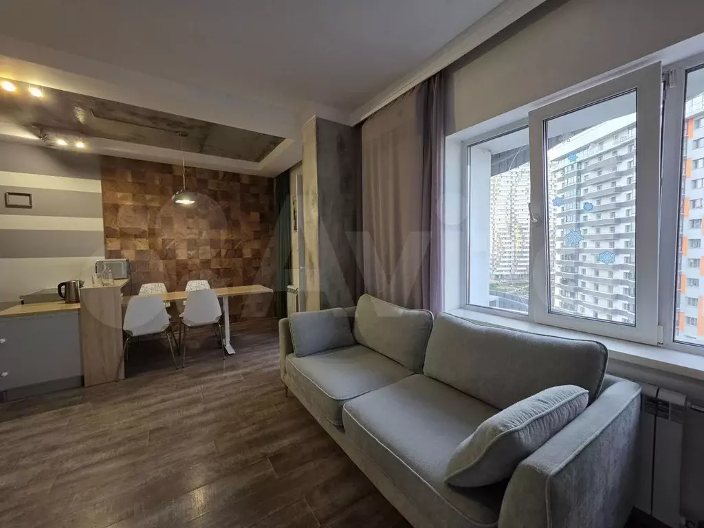 1-к. квартира, 40 м, 10/17 эт. - Фото 0