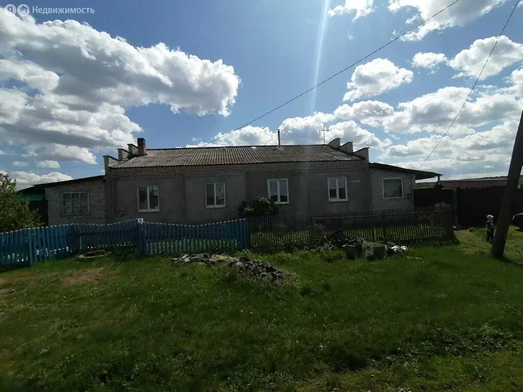 Дом в Курганская область, Катайский муниципальный округ, деревня ... - Фото 1