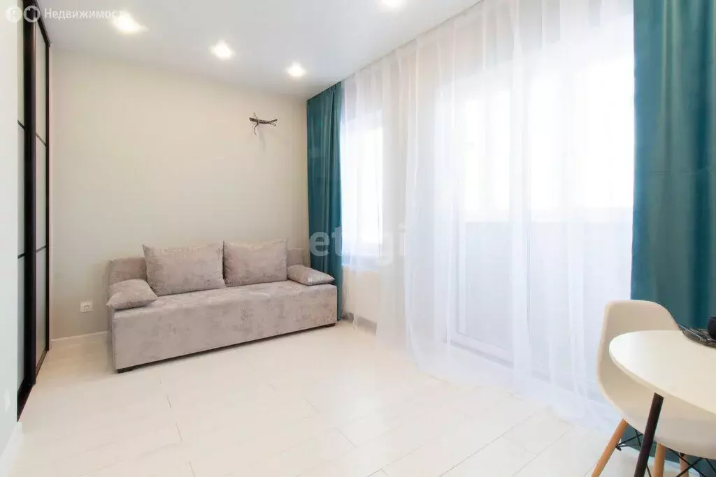 Квартира-студия: Тюмень, улица Героев Сталинградской Битвы, 7 (25.4 м) - Фото 2