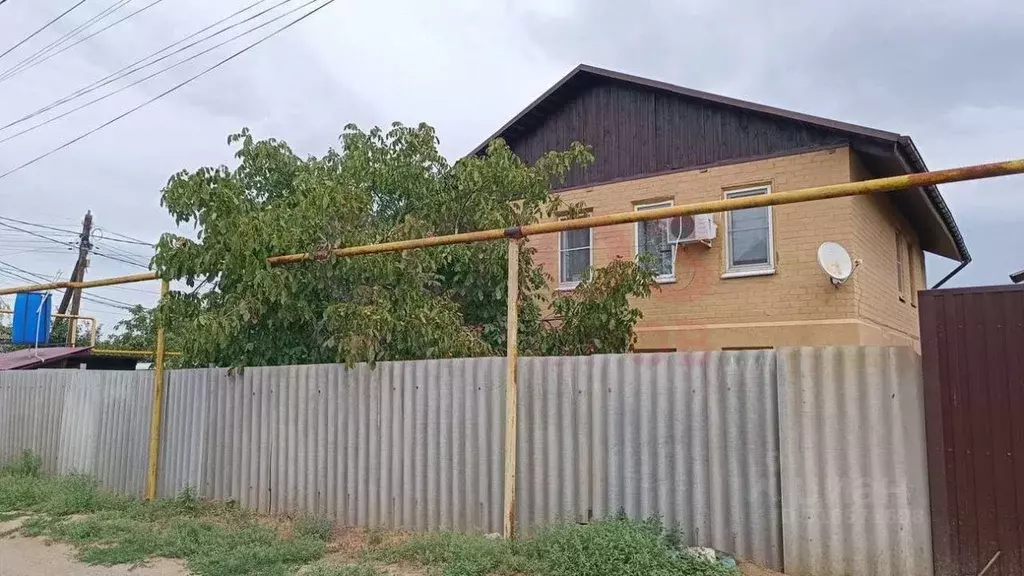 Дом в Волгоградская область, Краснослободск Среднеахтубинский район, ... - Фото 0