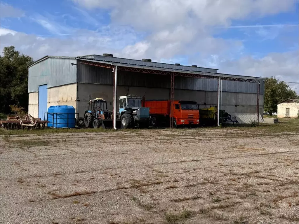 Склад в Краснодарский край, Новопокровский район, Покровское с/пос, ... - Фото 1