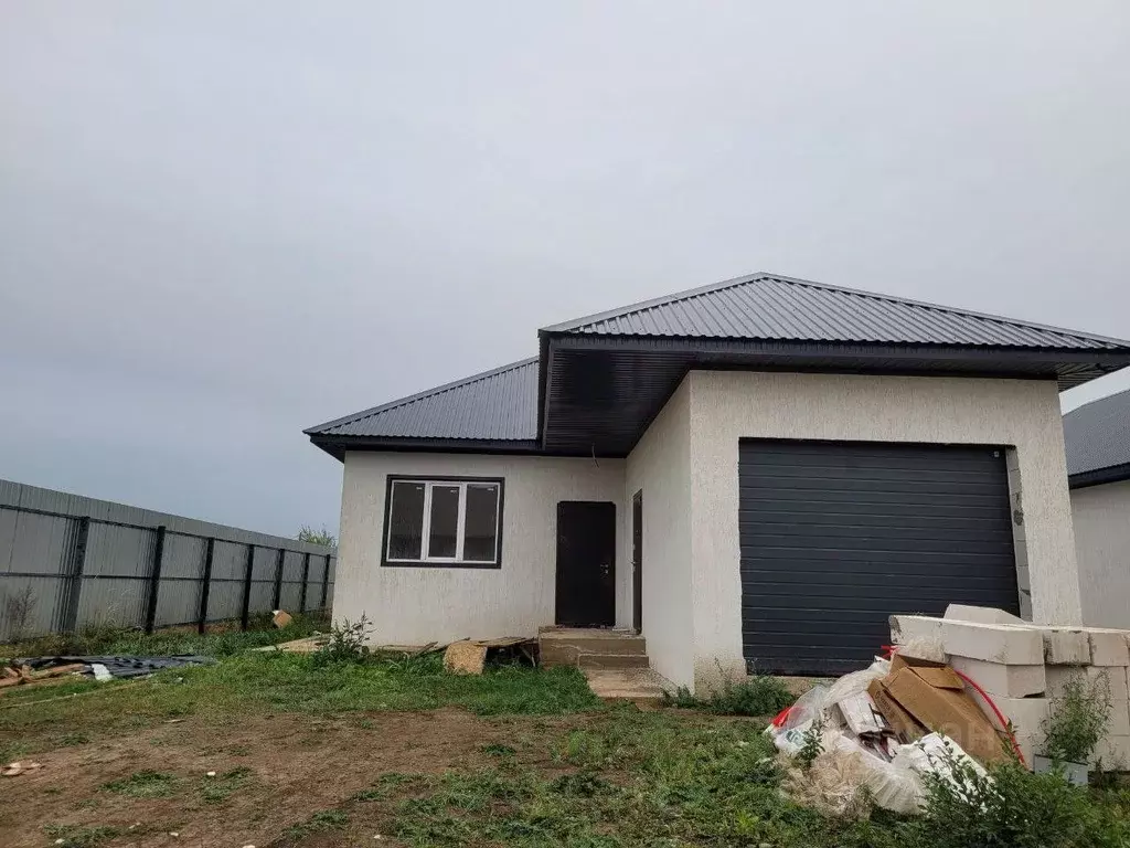 Дом в Оренбургская область, Бузулук ул. Чапаева (125 м) - Фото 1