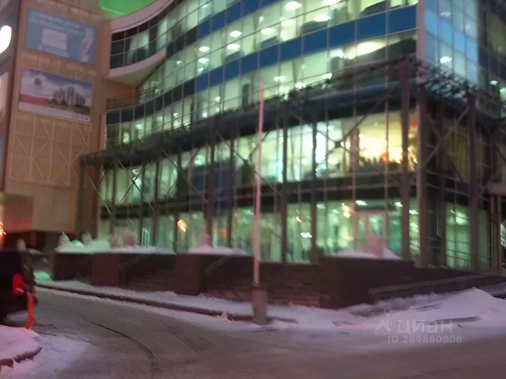 Торговая площадь в Тюменская область, Тюмень ул. 50 лет Октября, 10 ... - Фото 1